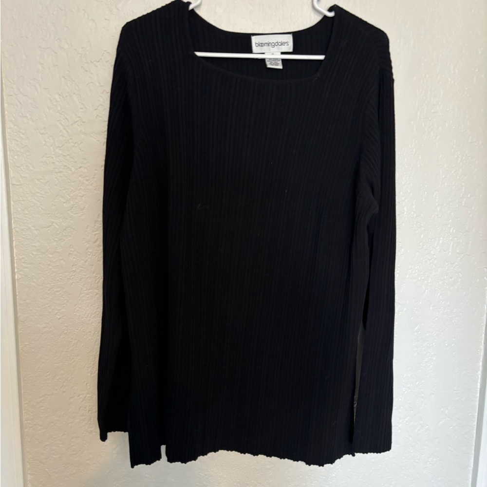 Bloomingdale's Classic Black Ribbed Long Sleeve Top